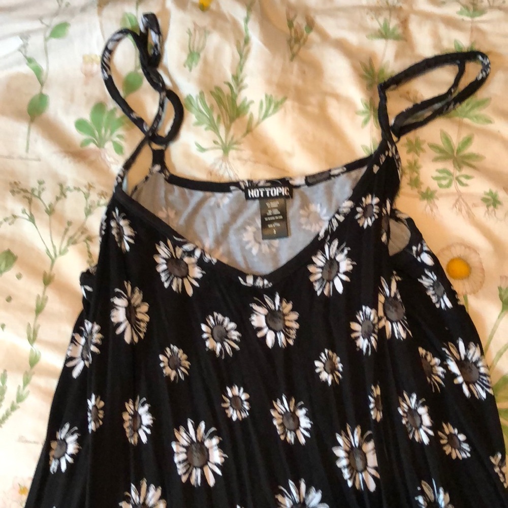 Hot Topic Daisy Dress